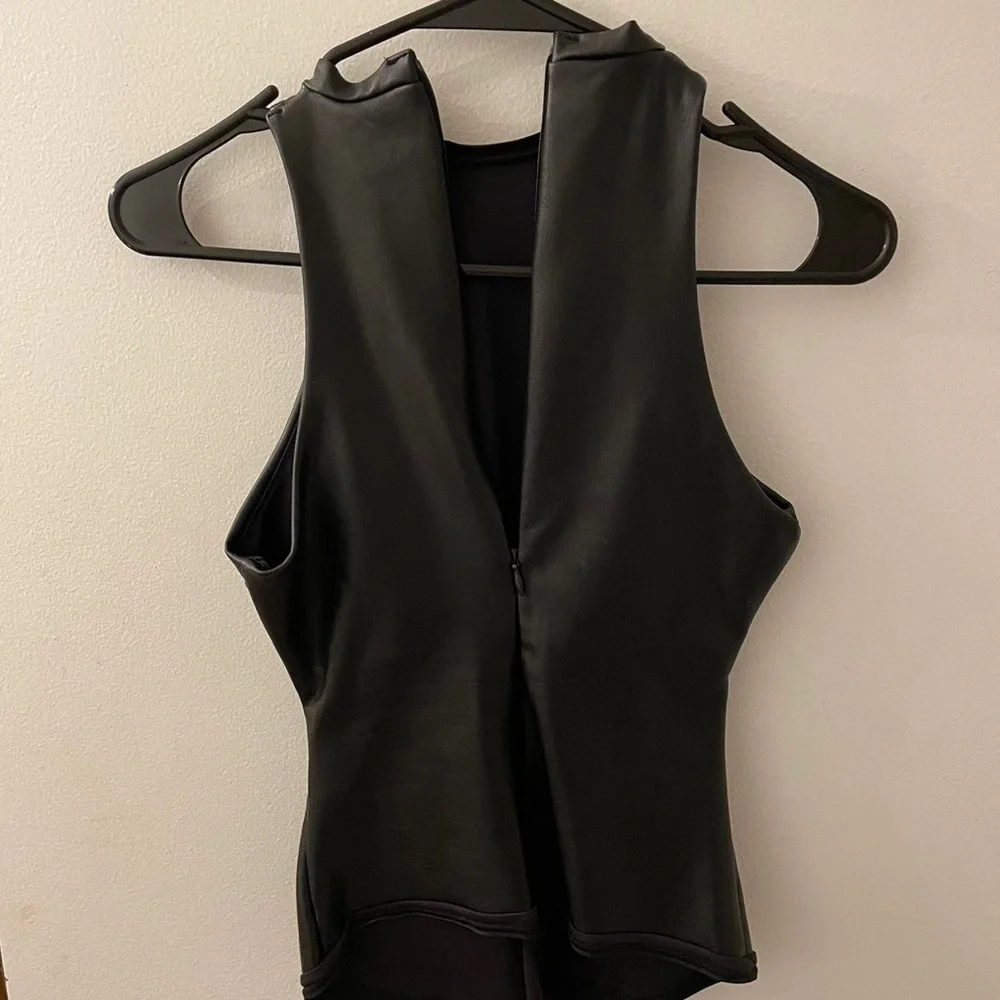 SKIMS Faux Leather Bodysuit black NWT - Picture 2 of 4